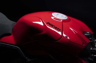 2022-Ducati-Panigale-V4-S-73